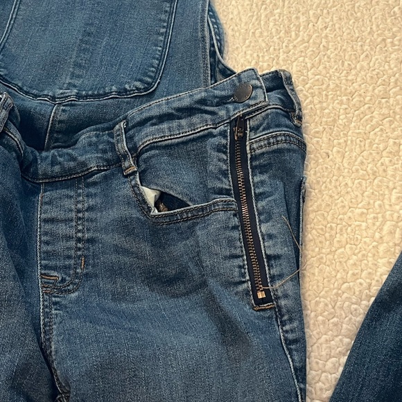 Kendall and Kylie Overalls - Picture 3 of 4